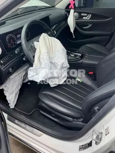 2017, Mercedes-Benz / e400, 43067 км., gas