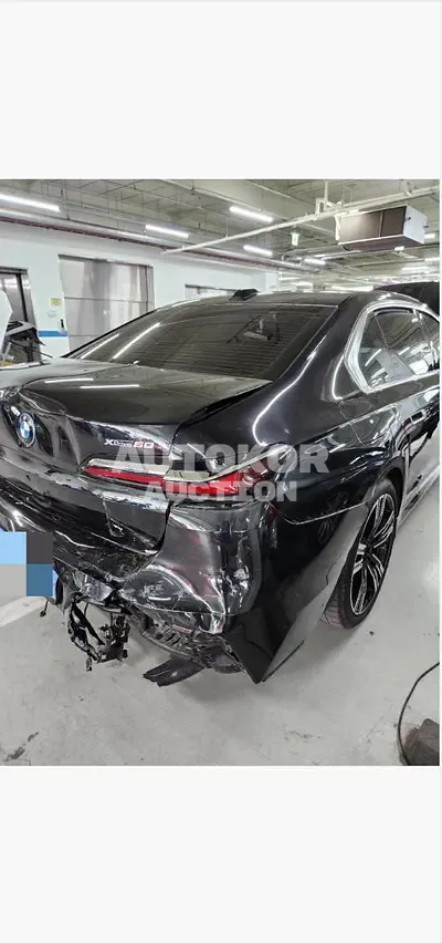 2023, BMW / 760, 33852 км., electric, 281 куб.см.
