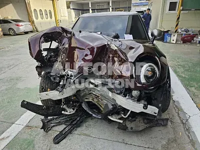 2019, MINI / Clubman, VIN: WMWLN5103K2L14160, 39282 км., gas