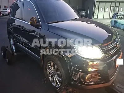 2015, Volkswagen / Tiguan, VIN: WVGZZZ5NZFW526939, 145978 км., diesel