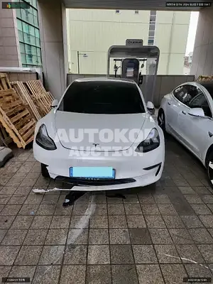 2021, Tesla / Model 3, VIN: 5YJ3E1EB0MF081037, electric