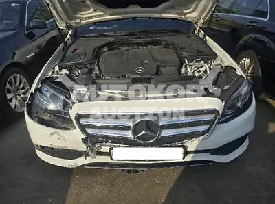 2020, Mercedes-Benz / e220, 100330 км., diesel