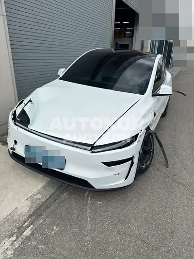 2025, Tesla / Model Y, 10000 км., electric