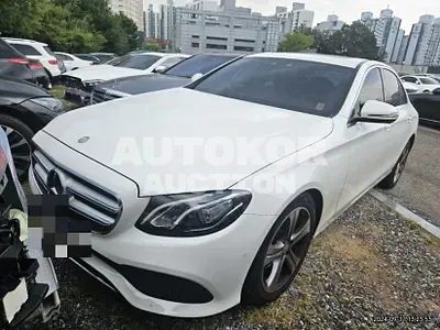 2016, Mercedes-Benz / E 200, 79074 км., gas, 1991 куб.см.