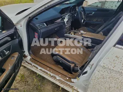 2016, Mercedes-Benz / E 250, VIN: WDDHF9HB2GB191680, 88595 км., gas