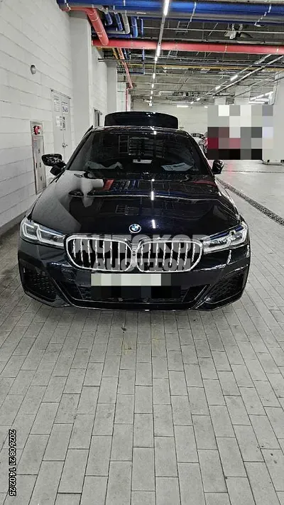 2022, BMW / 530, 68952 км., hybrid