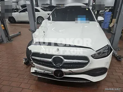 2026, Mercedes-Benz / c200, 1427 км., hybrid