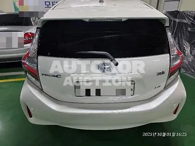 2018, Toyota / Prius C, 138100 км., hybrid