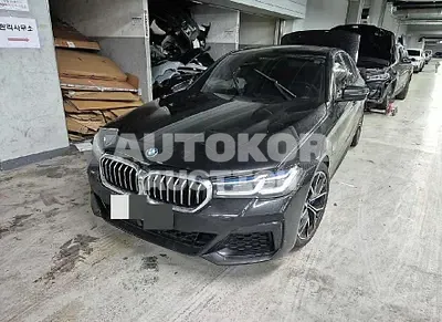 2023, BMW / 530, 30000 км., hybrid, 1998 куб.см.