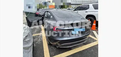 2025, Tesla / Model 3, 7964 км., electric, 180 куб.см.