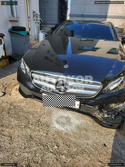 2019, Mercedes-Benz / E 300, VIN: WDDZF4JBXKA638112, 45944 км., gas
