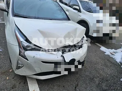 2017, Toyota / Prius, 83000 км., gas