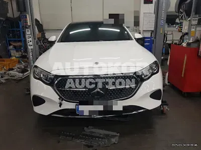 2024, Mercedes-Benz / E 200, 3259 км., gas