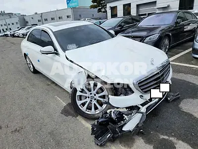 2020, Mercedes-Benz / E 300, VIN: W1KZF4KB3LA759273, 92129 км., gas