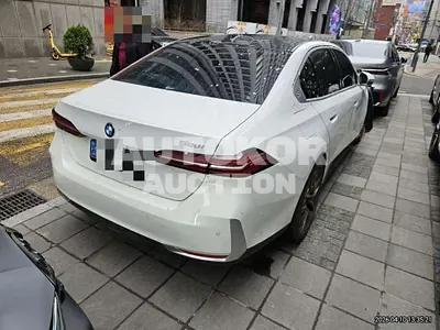 2024, BMW / 520i, 11 км., gas