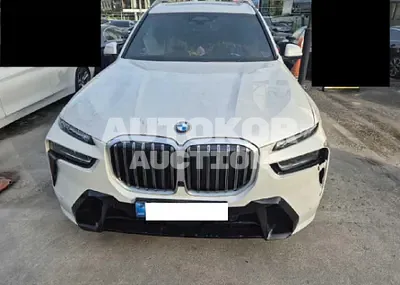 2025, BMW / X7, 4358 км., gas