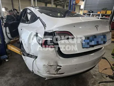 2021, Tesla / Model 3, 135000 км., electric