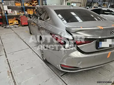 2025, Lexus / ES 300, hybrid