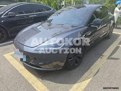 2026, Tesla / Model 3, 6000 км., electric