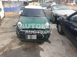 2020, MINI / Cooper, VIN: WMWXV7107L2M80406, 25000 км., gas, 1499 куб.см.
