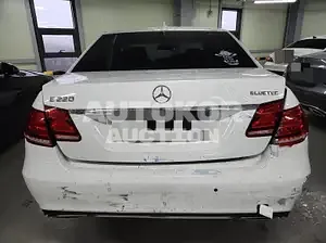 2016, Mercedes-Benz / E 220, 104052 км., diesel