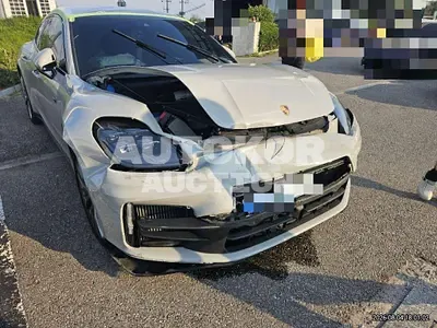 2024, Porsche / Panamera, 6879 км., hybrid