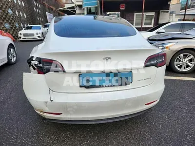 2020, Tesla / Model 3, 56645 км., electric