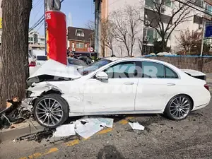 2017, Mercedes-Benz / E 300, VIN: WDDZF4KB9JA349476, gas