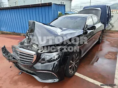 2019, Mercedes-Benz / e300, 200000 км., hybrid