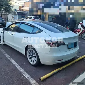 2022, Tesla / Model 3, VIN: 5YJ3E1EA9NF313563, 4400 км., electric