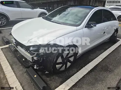 2022, Hyundai / Ioniq, VIN: KMHM541AFPA000542, 51751 км., electric