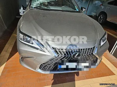 2023, Lexus / ES 300, 25000 км., hybrid
