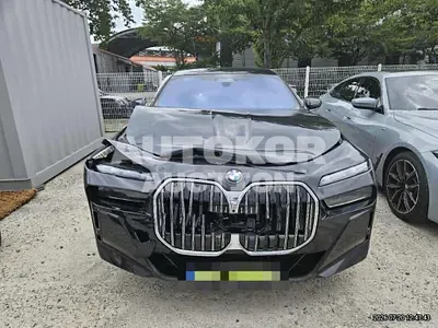 2026, BMW / 740, 22746 км., hybrid
