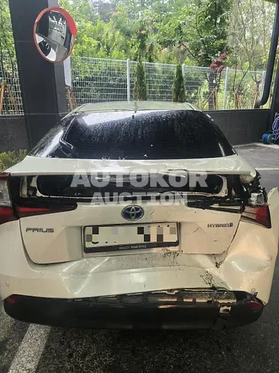 2019, Toyota / Prius, 65294 км., hybrid