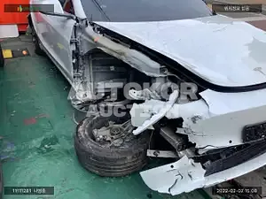 2019, Tesla / Model 3, VIN: 5YJ3E1EB3LF585774, electric