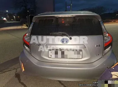 2020, Toyota / Prius C, 30000 км., hybrid