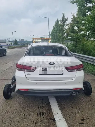2017, BMW / B5, 75066 км., gas, 2000 куб.см.