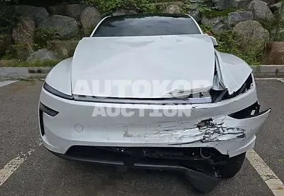 2025, Tesla / Model Y, 28320 км., electric 2025, Tesla / Model Y, 28320 км., electric