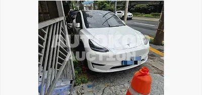2025, Tesla / Model Y, 18000 км., electric, 100 куб.см.