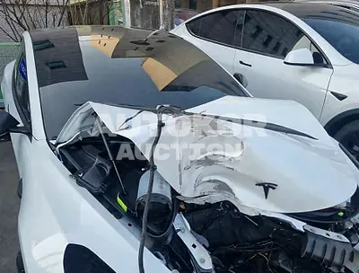 2022, Tesla / Model 3, VIN: 5YJ3E1EB8NF149246, electric
