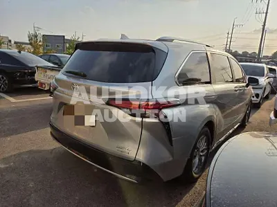 2023, Toyota / Sienna, 58977 км., hybrid