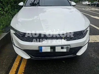 2023, BMW / B5, 28402 км., gas, 2000 куб.см.