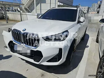 2023, BMW / X1, 43784 км., gas