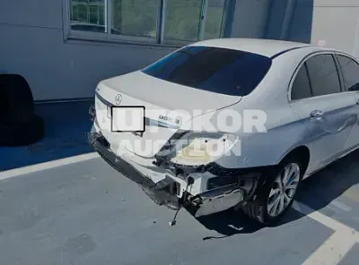 2019, Mercedes-Benz / E 300, VIN: WDDZF4KB6KA553542, 38455 км., gas