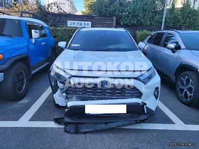 2022, Toyota / RAV4, VIN: JTMDWRFV9ND165276, 12626 км., hybrid