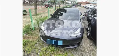 2020, Tesla / Model 3, 72106 км., electric, 225 куб.см.