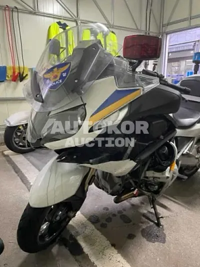 2017, BMW / 120, gas