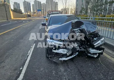2023, BMW / 520i, 32000 км., gas