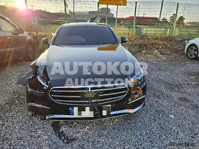 2022, Mercedes-Benz / e300, 10801 км., hybrid