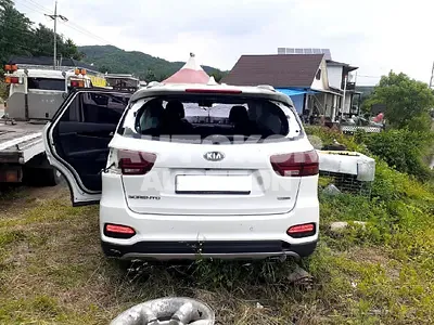 2019, Kia / Sorento, VIN: KNAPG81ABKA551744, 68657 км., diesel